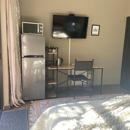 Aloe Guesthouse Klerksdorp Dış mekan fotoğraf