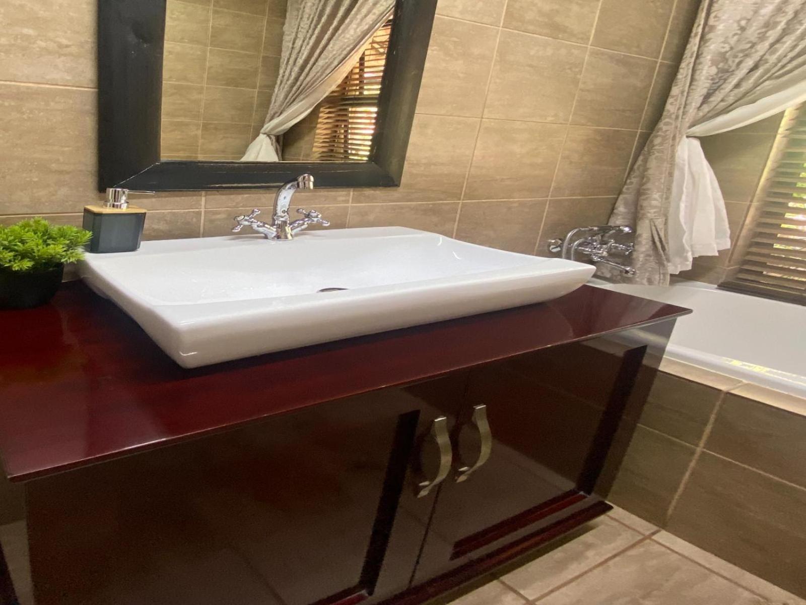 Aloe Guesthouse Klerksdorp Oda fotoğraf