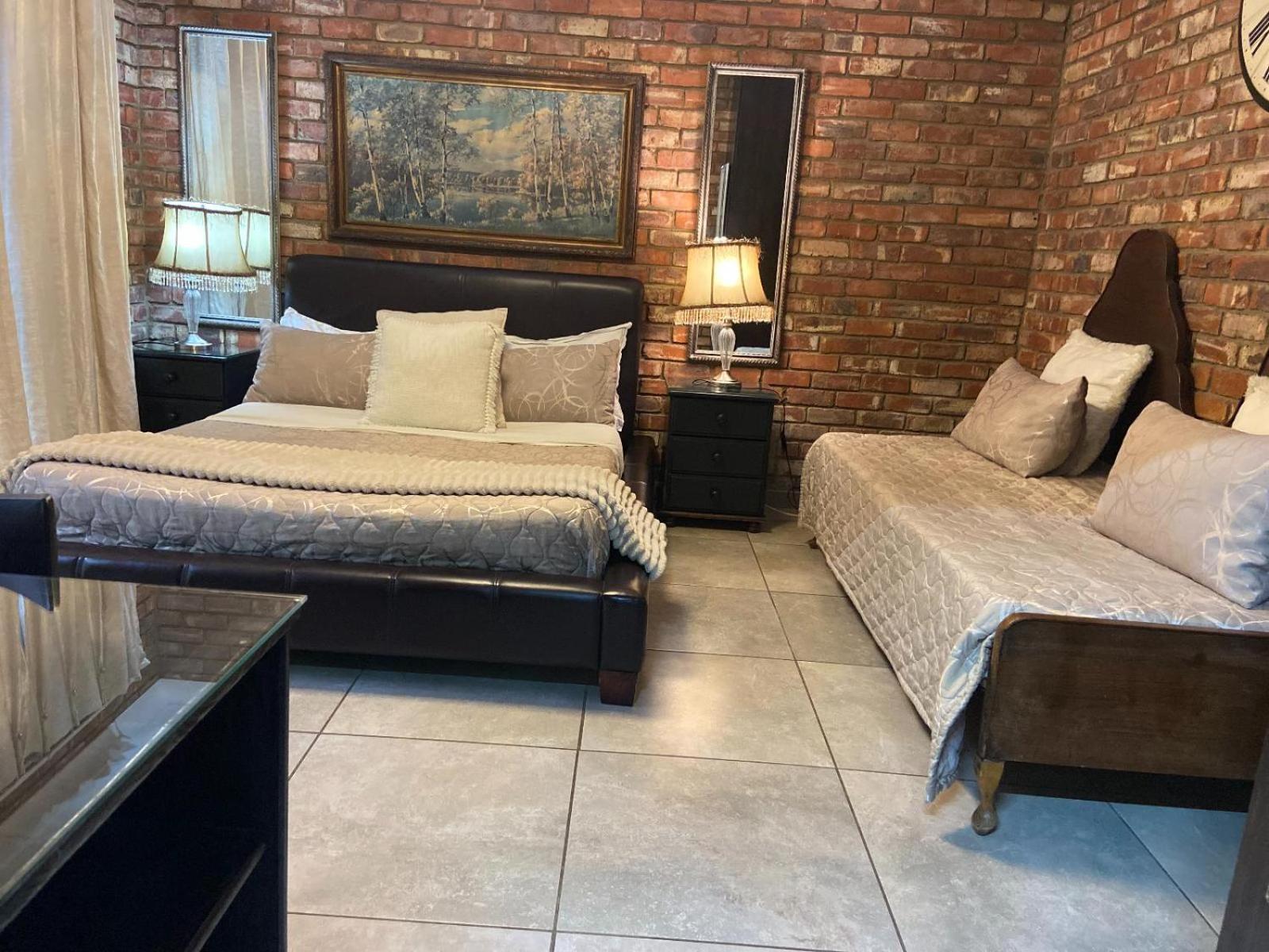 Aloe Guesthouse Klerksdorp Oda fotoğraf