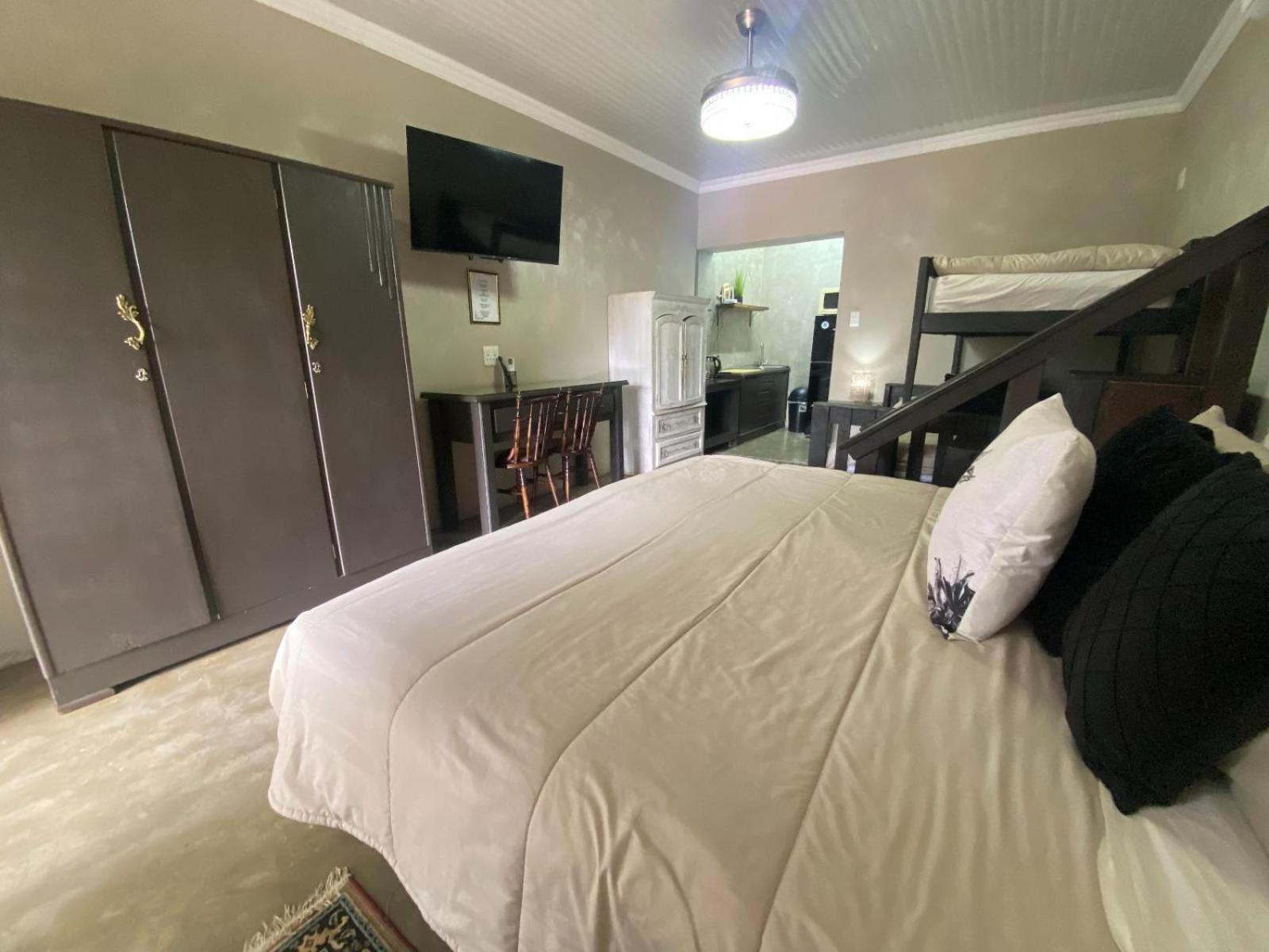 Aloe Guesthouse Klerksdorp Oda fotoğraf